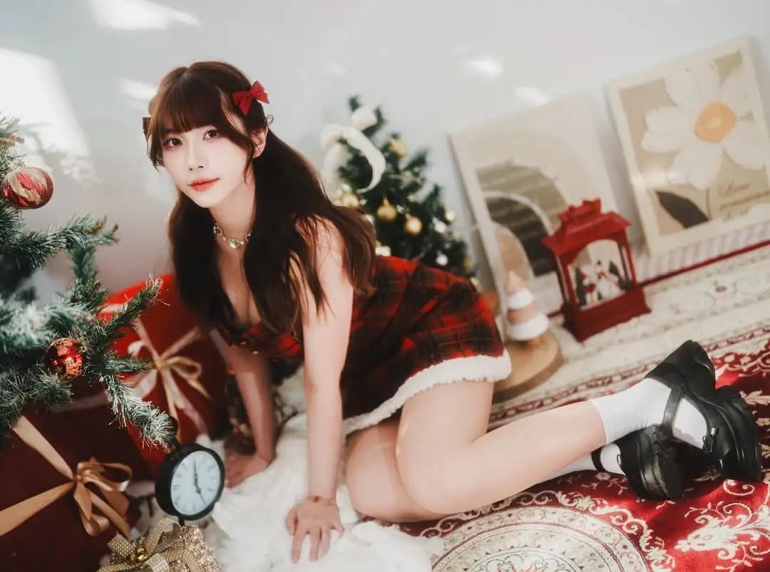 甜美脸庞「萌萌吃吃」身材跟颜值都好到太超过(15)