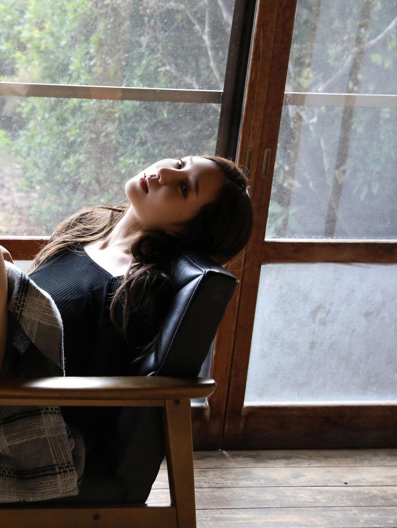 美乃すずめ 小野夕子, 週刊ポストデジタル寫真集 神戸の女ＶＳ湘南の女 愛をちょうだい Set.01(16)