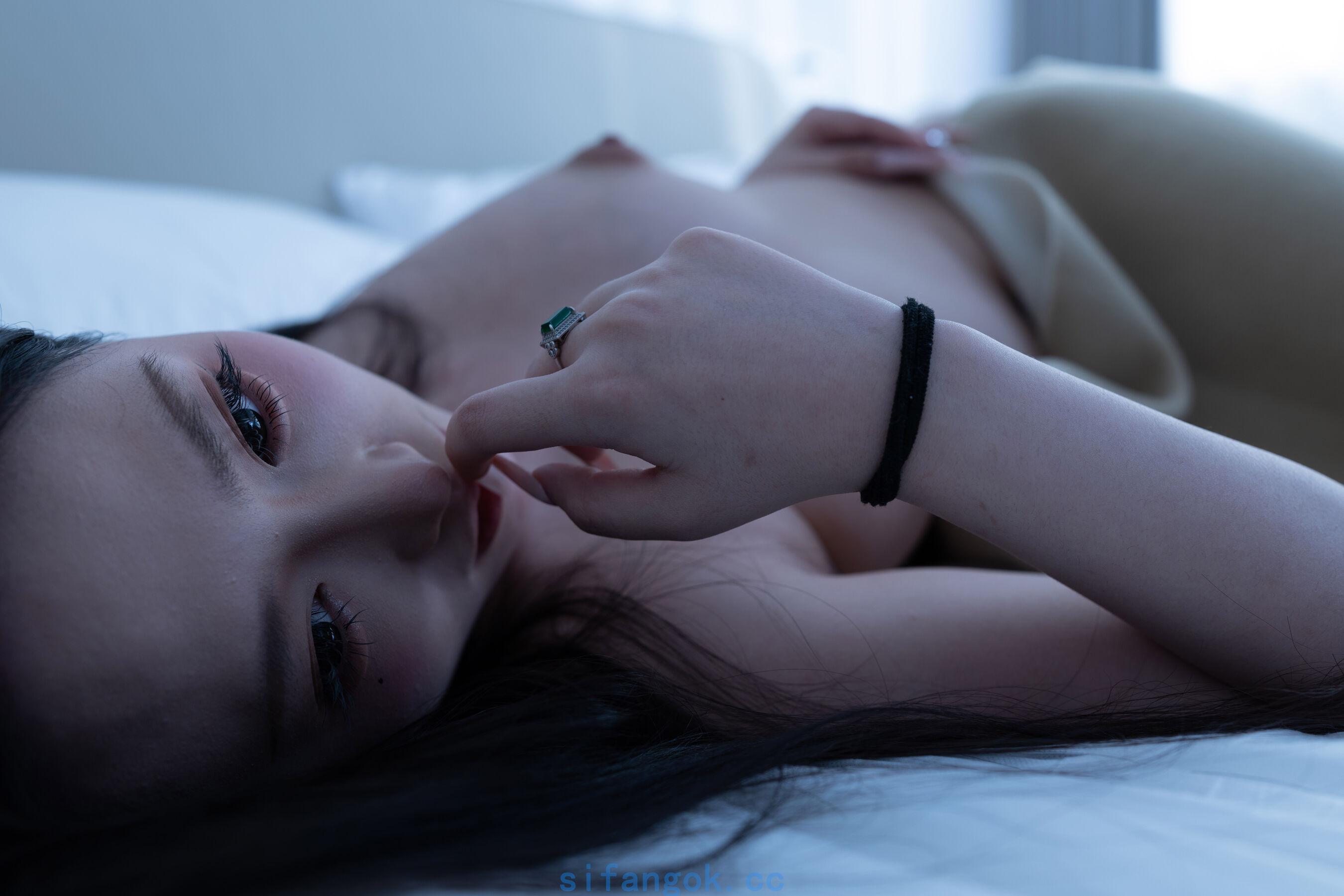 国模套图 多模大尺度人体私拍套图(234)