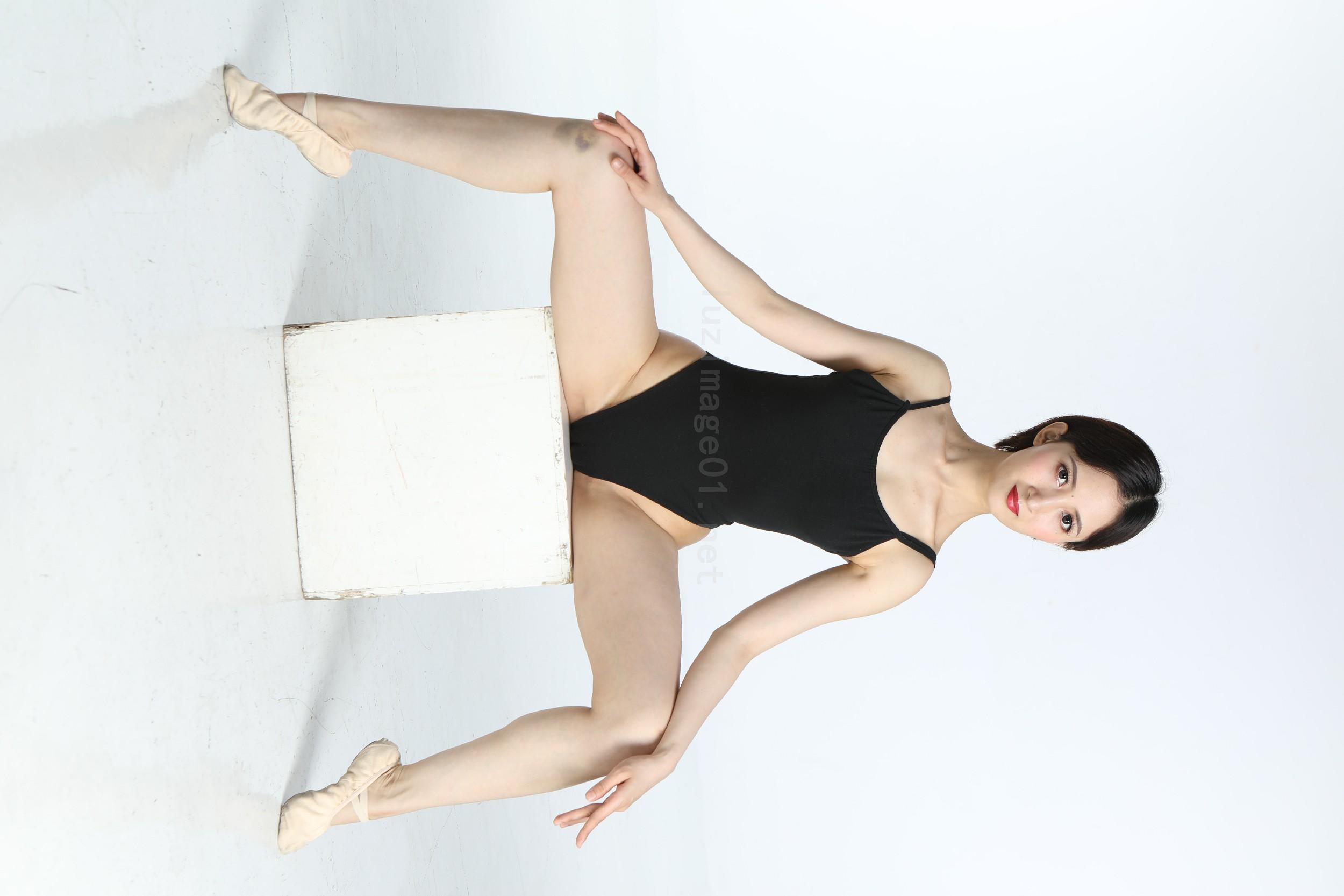 极品舞蹈生小兰（S）大尺度私拍套图 pt.1(100)