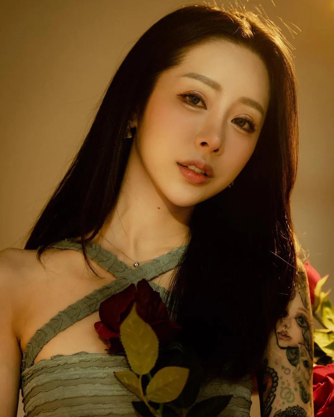 高颜值女神 「密宝Mibao」甜美、性感都驾驭的起(2)