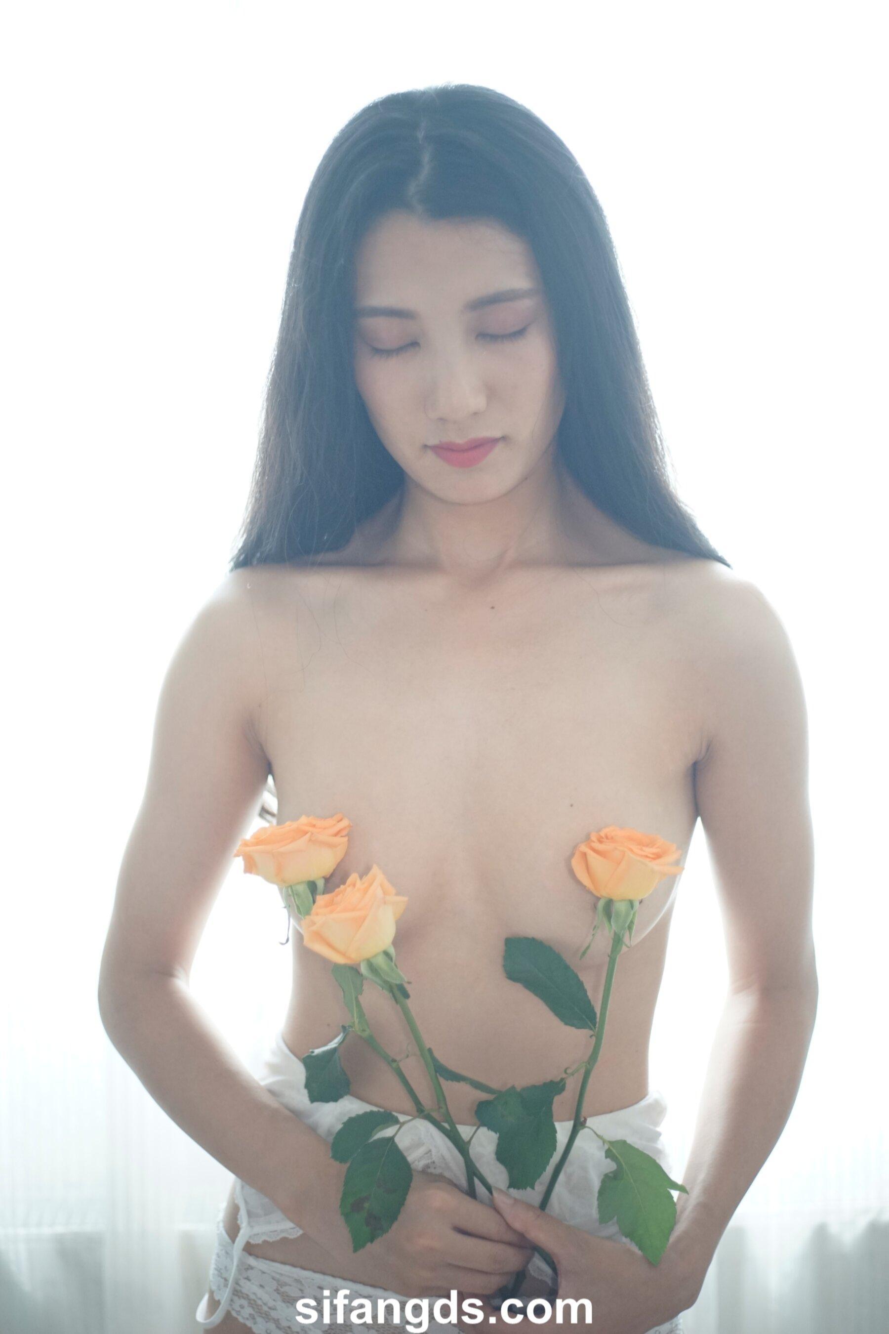 国模套图 Vol. 10305 (2013.12.05) 摄影师流出素人私房照(92)