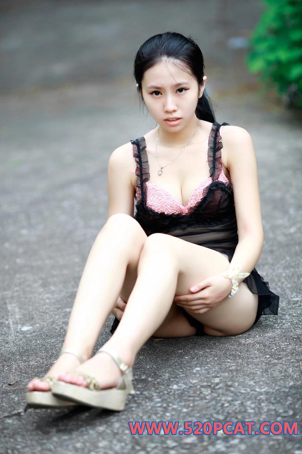 [PartyCat轟趴貓]No.117_黑色薄紗裙美女戶外撩裙露蕾絲丁字褲撩人誘惑寫真37P(30)