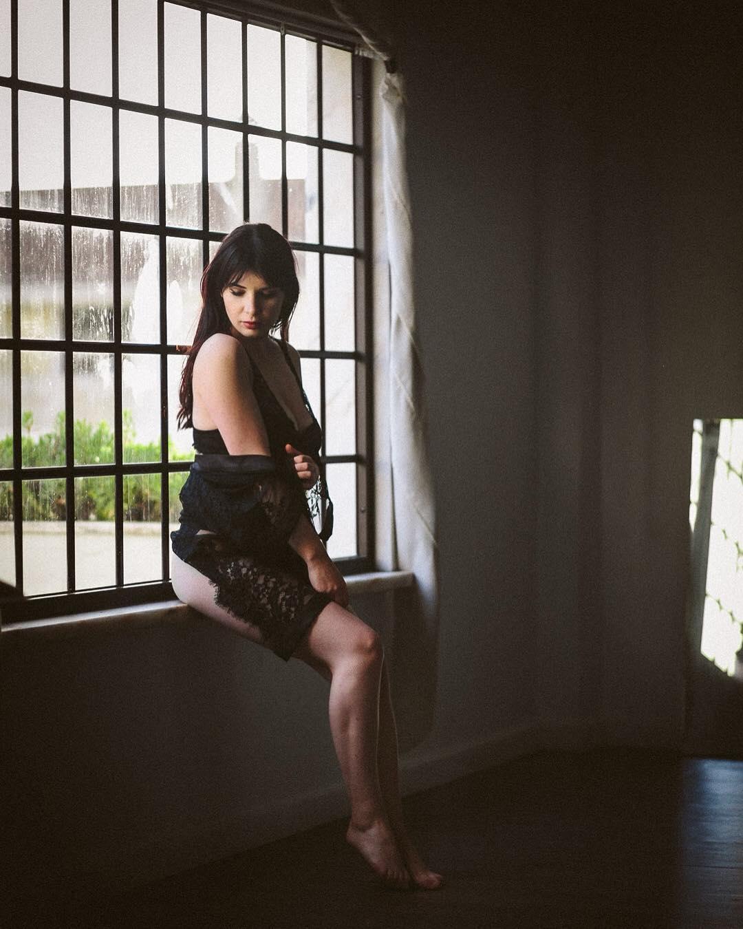 性感妹「衣服全脱」裸到底…风骚肉体后劲强 完美曲线让人一秒就上火-小湿妹图(9)