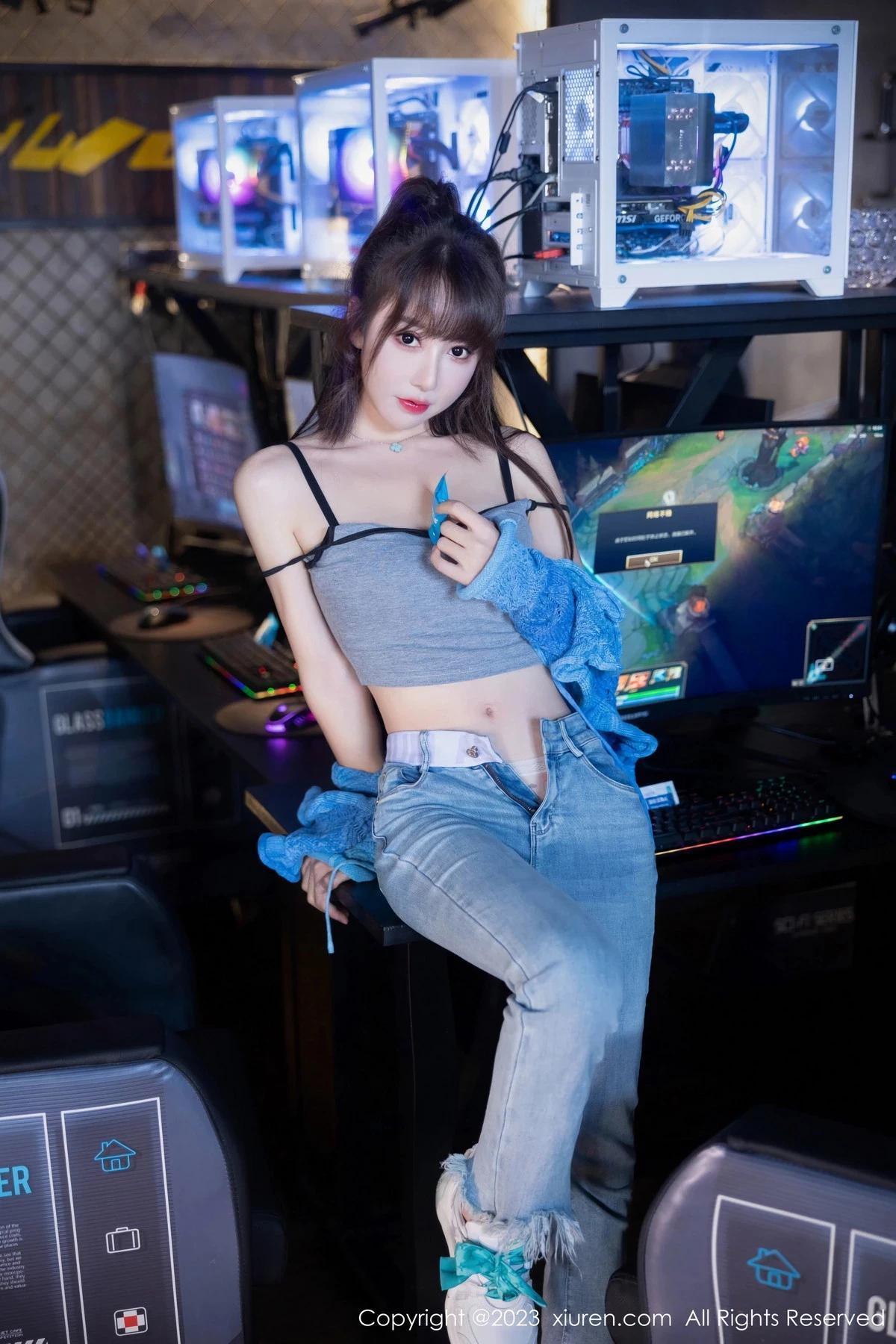 XiuRen第7540期_模特白笑笑性感藍色衣露灰色內衣配牛仔褲秀曼妙身姿誘惑寫真80P(17)