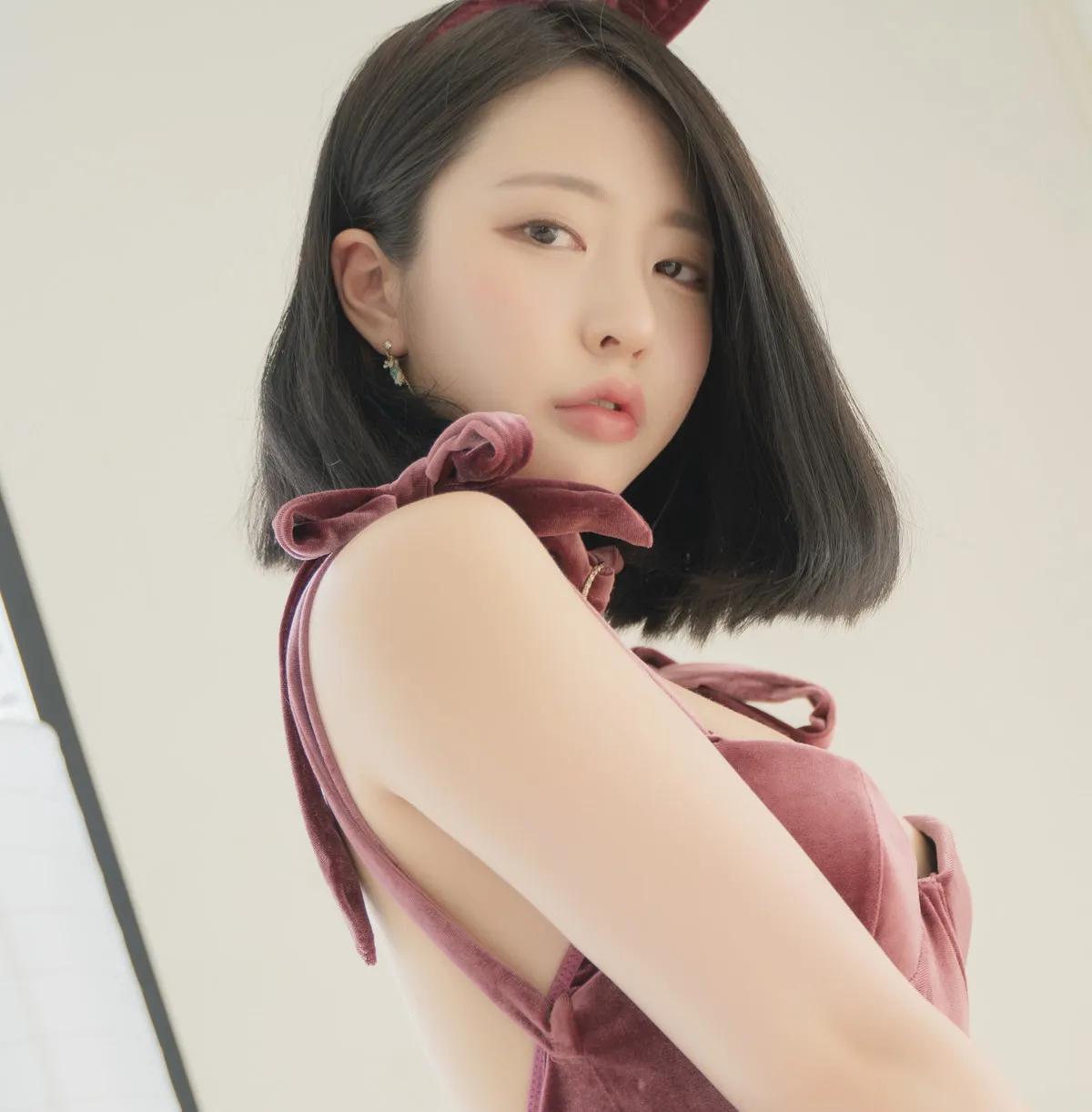 [Luci 루시] 韩国正妹白皙腿根有够犯规 饱满春光一倾而泄(25)