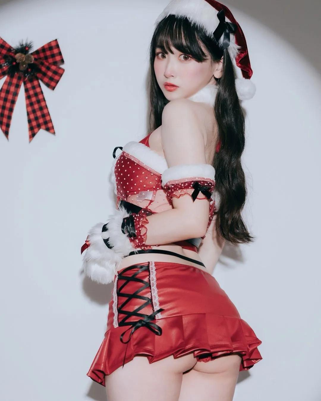 「薇薇」又白又嫩 姣好身材高颜值是标配(18)