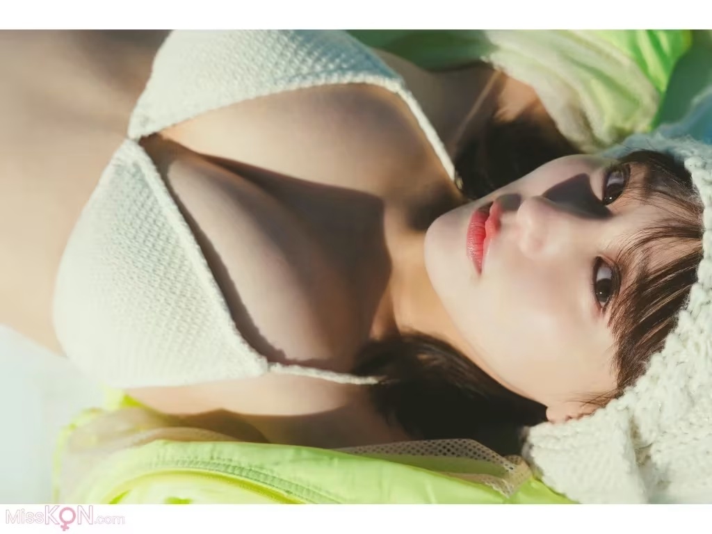 [JP] Miku Tanaka (田中美久)： ヤングガンガンデジタル限定寫真集「銀世界」 (84 photos) - ( Page 1 / 2 )(4)