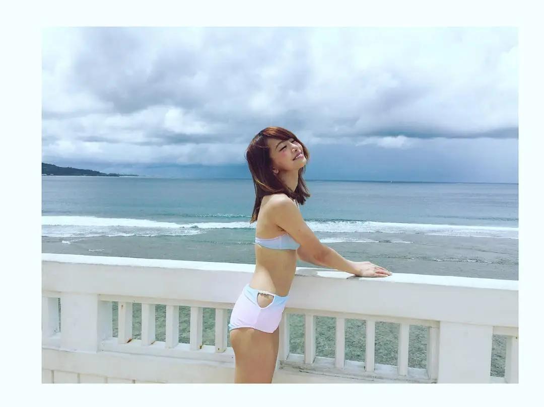 伊东亜梨沙 泳池边大晒美乳 火辣的好身材意图使人.......(3)