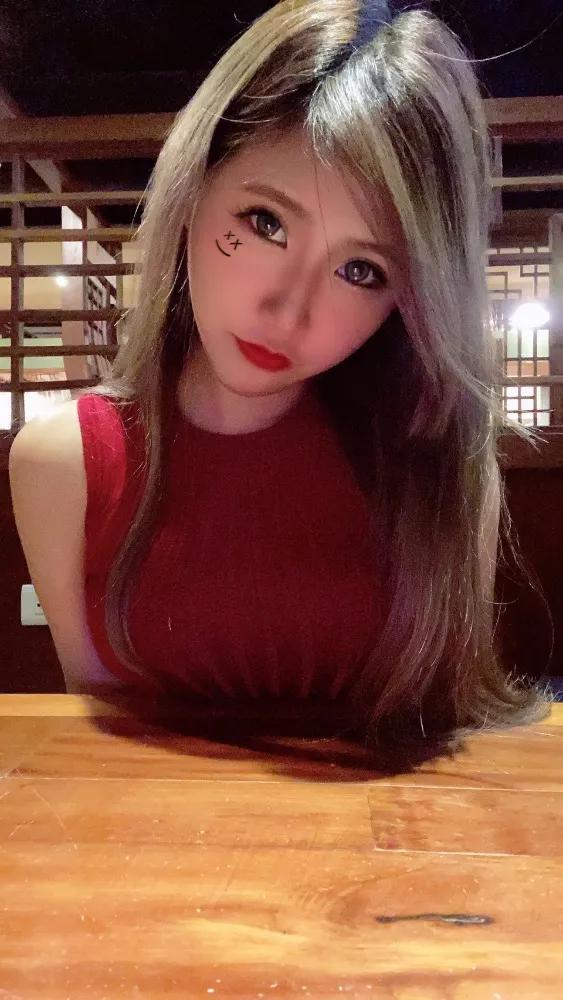 甜美性感兼具小天菜—娃比WaBe