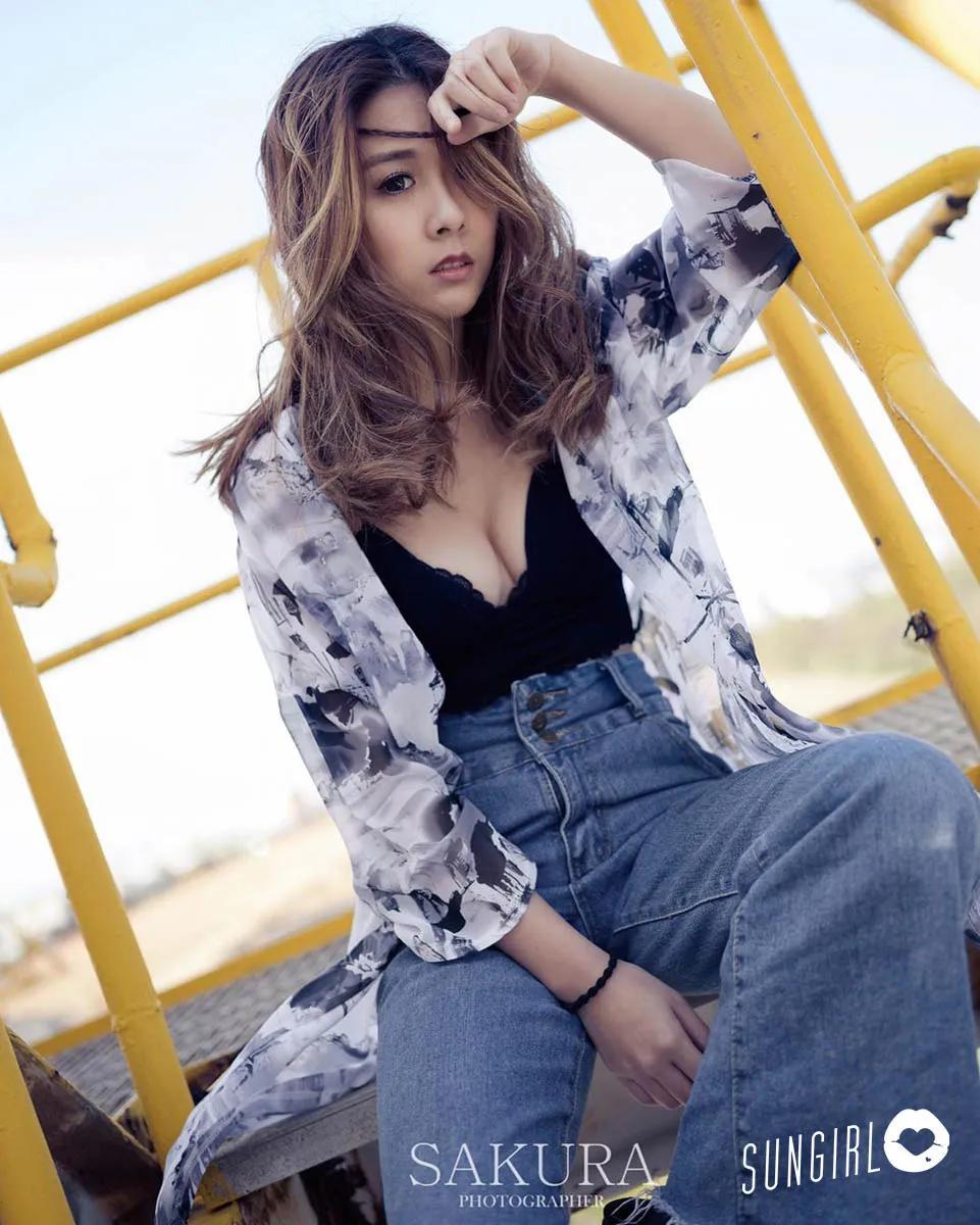 Esther_18 邦邦、内衣女模挤出深沟，清新的性感自然发出女神光！(16)