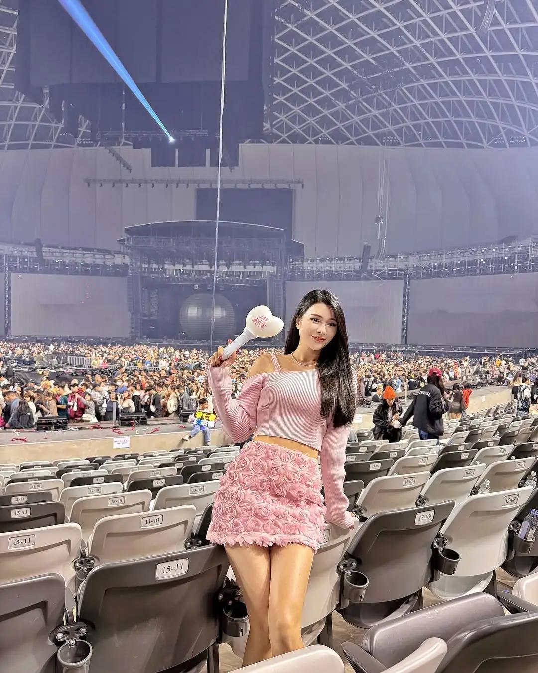 好身材藏不住 「希希 Hn lin」超级美臀女王(8)