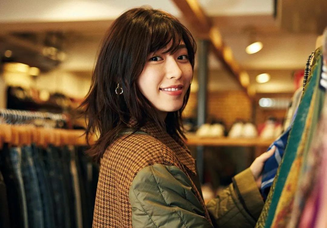 透明系美少女「白石圣」洁白雪肌仿佛能透出血管　全身洋溢浓浓纯爱气息(9)