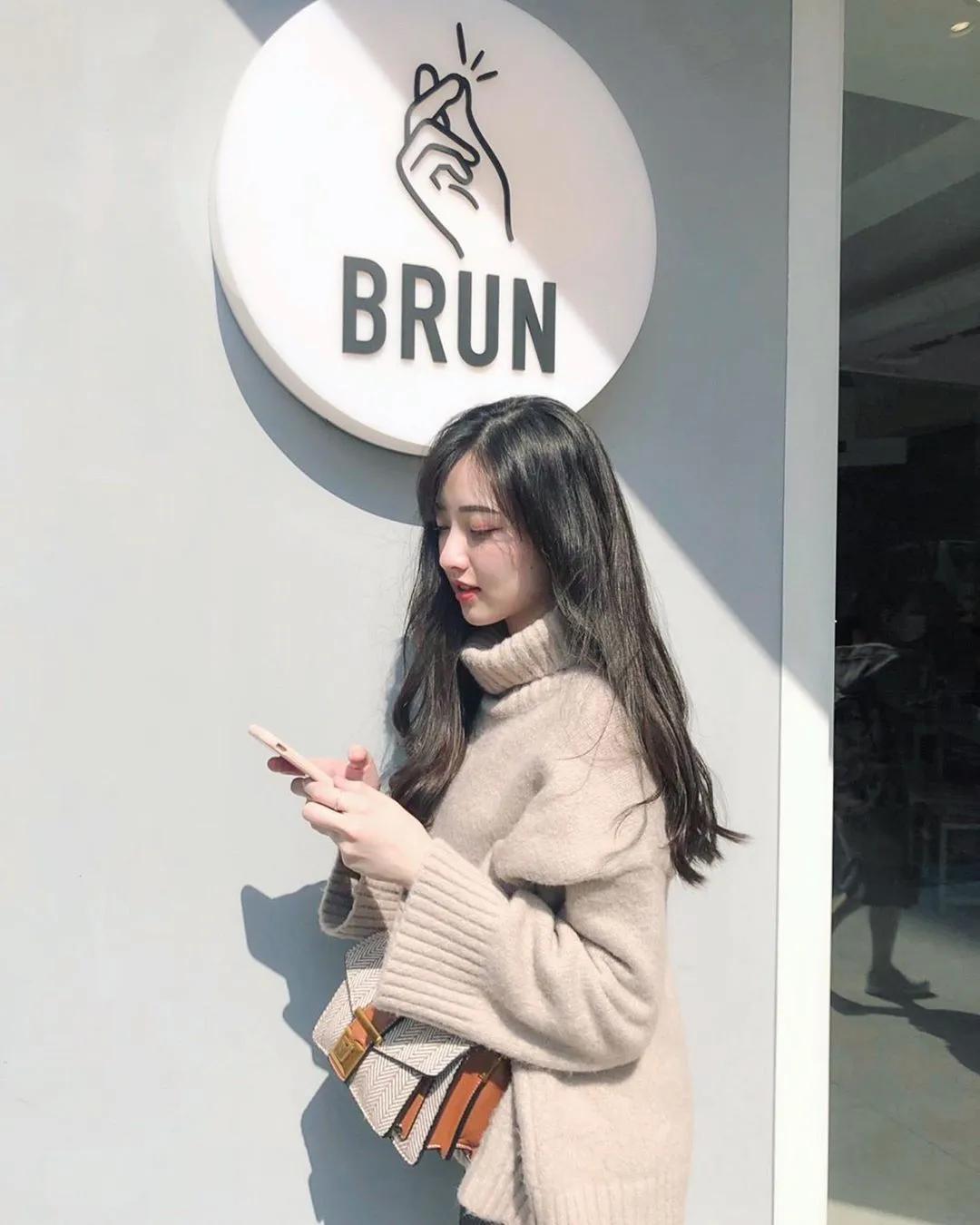 急速融化的节奏！护理界女神「Jun」气质甜美颜值超高，白嫩美体下更有双纤长美腿！-小湿妹图(7)