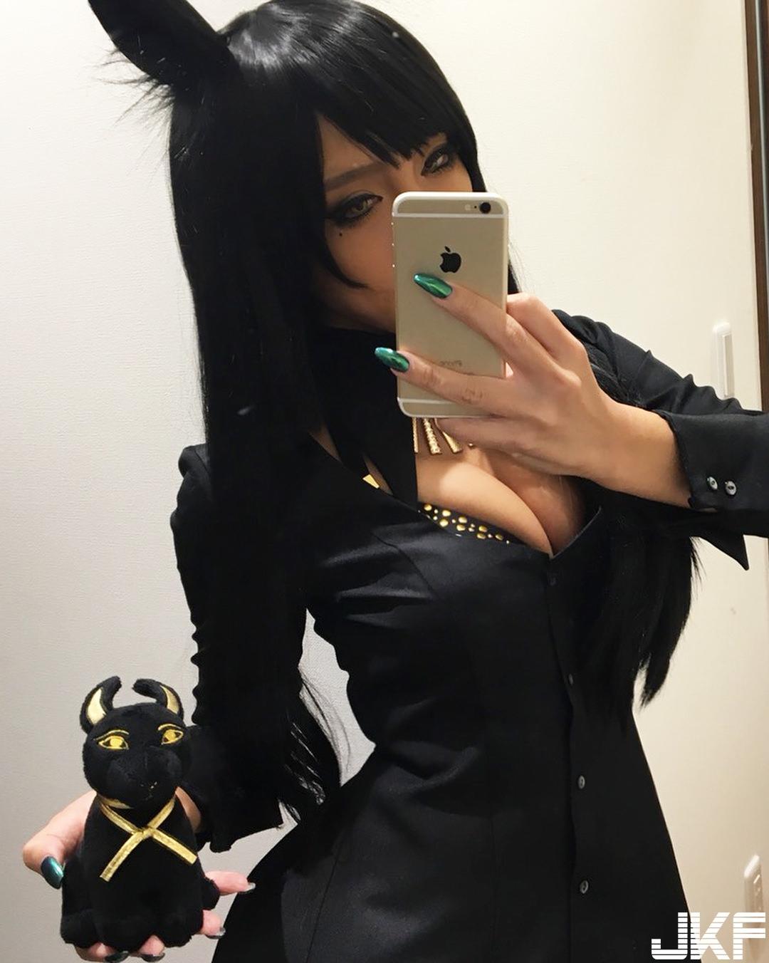 丰臀Coser「黑肉隋棠」身体骚到发亮　大尺度「凌虐摄影师视角」淫照…是要逼死谁啊-小湿妹图(6)