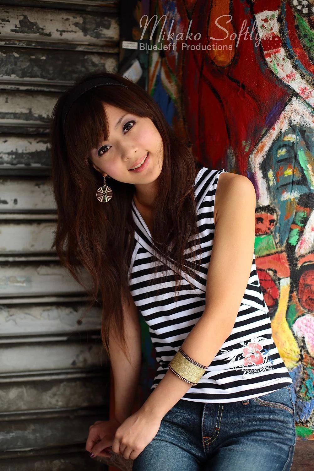 果子MM - 《咬一口》写真集(10)