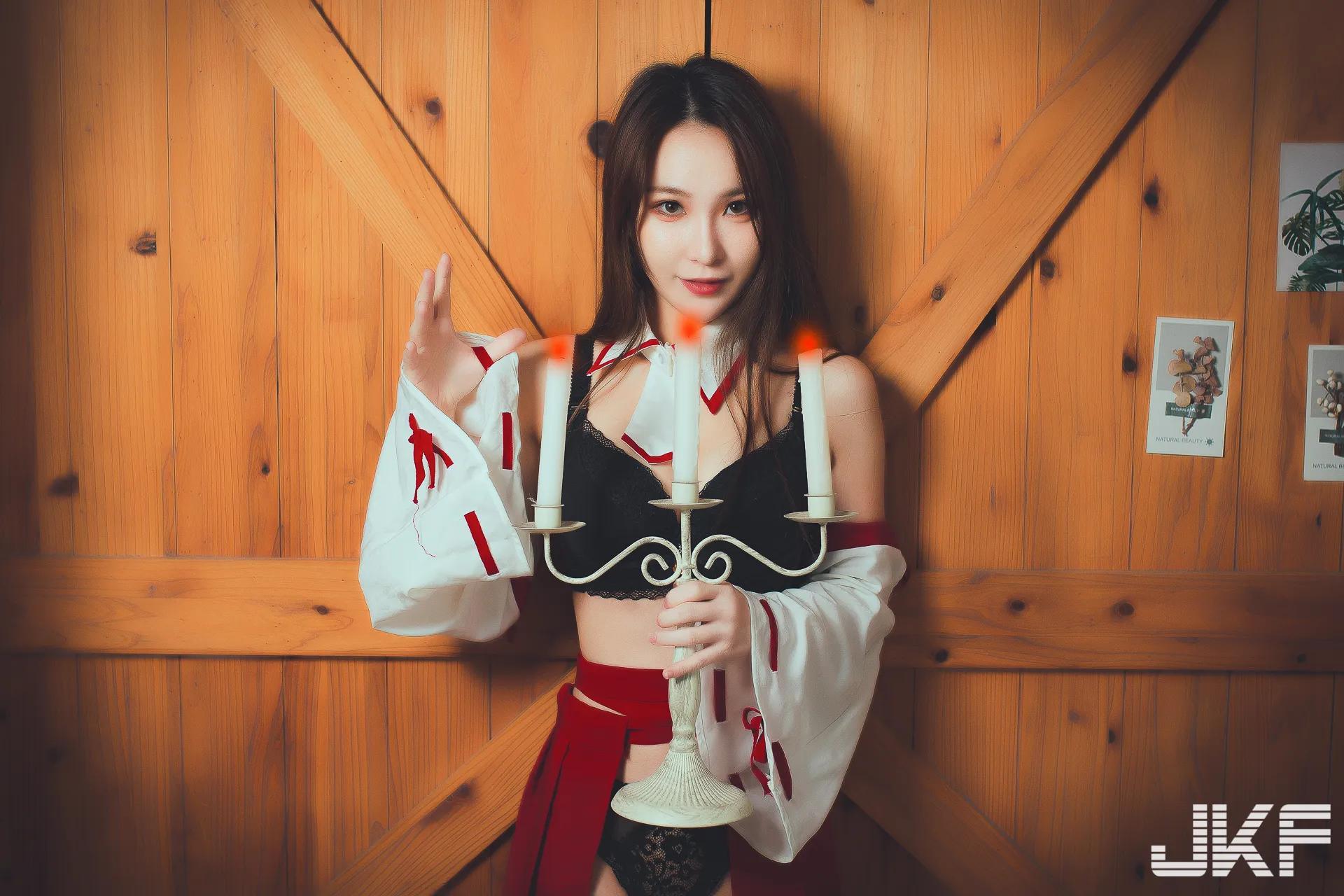 魅惑女仆『Yu Nαs』的尊荣服务，各种扫除姿势，画面实在养眼！(73)