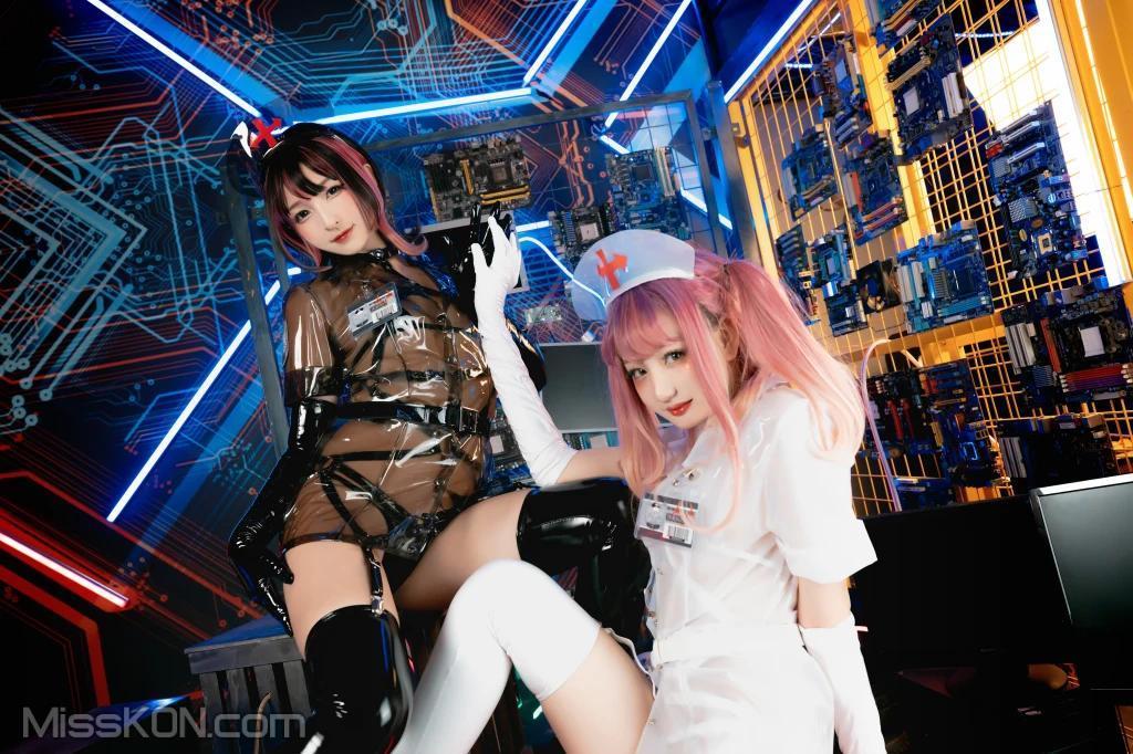 Coser@神楽坂真冬 Vol.057: 绝对企画-透明黑白护士双人《無色哲学》 (150 photos )(69)