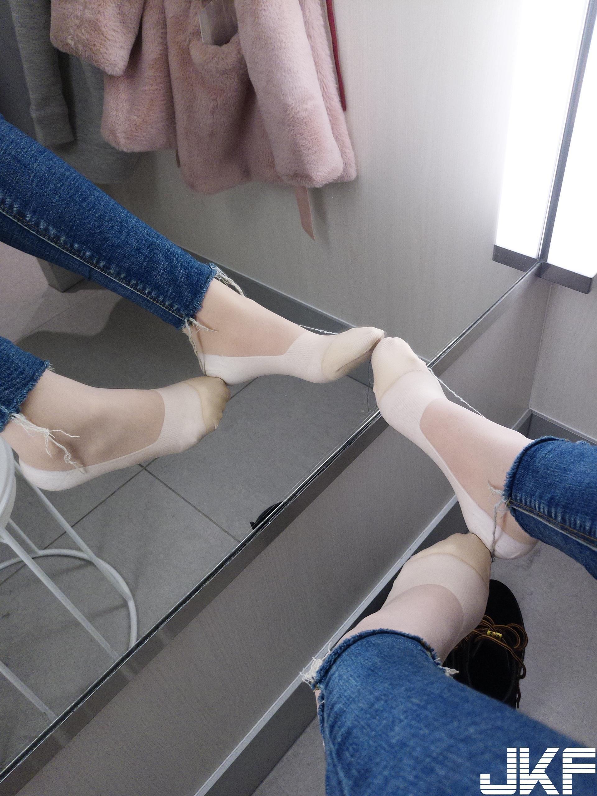 [美媚图辑] PR社鱼丸要吃粗面 更衣室露出(12)