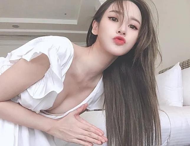 这身材不科学！ 大马Angelababy登上世界百大美女