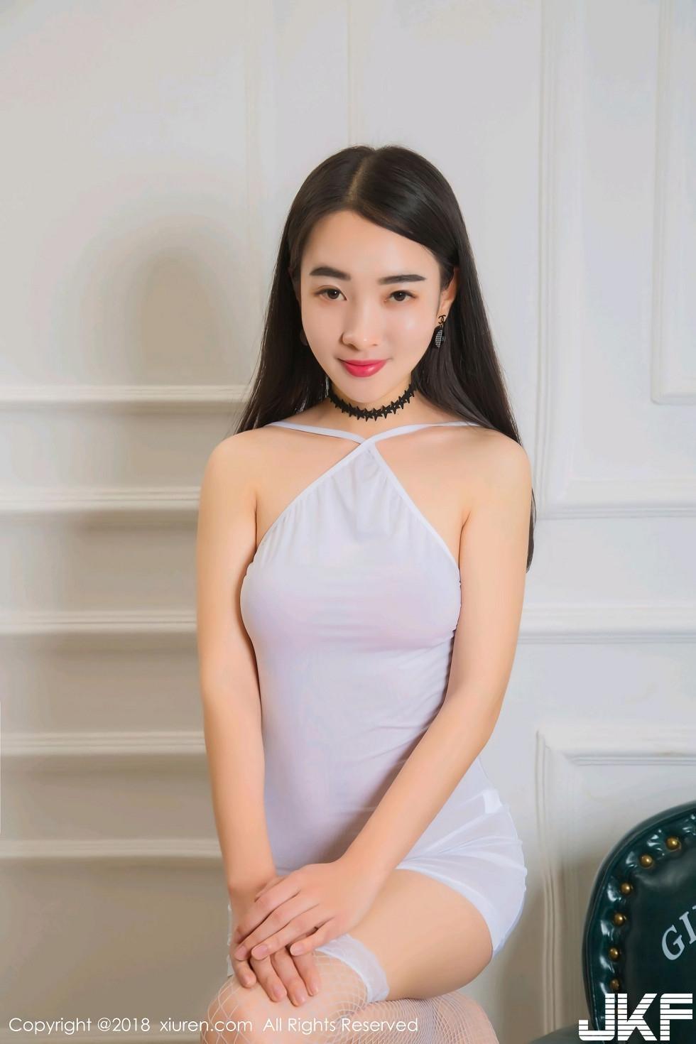 嫩模剥了皮的洋葱开档连体黑网袜秀完美身材火辣诱惑写真(1)