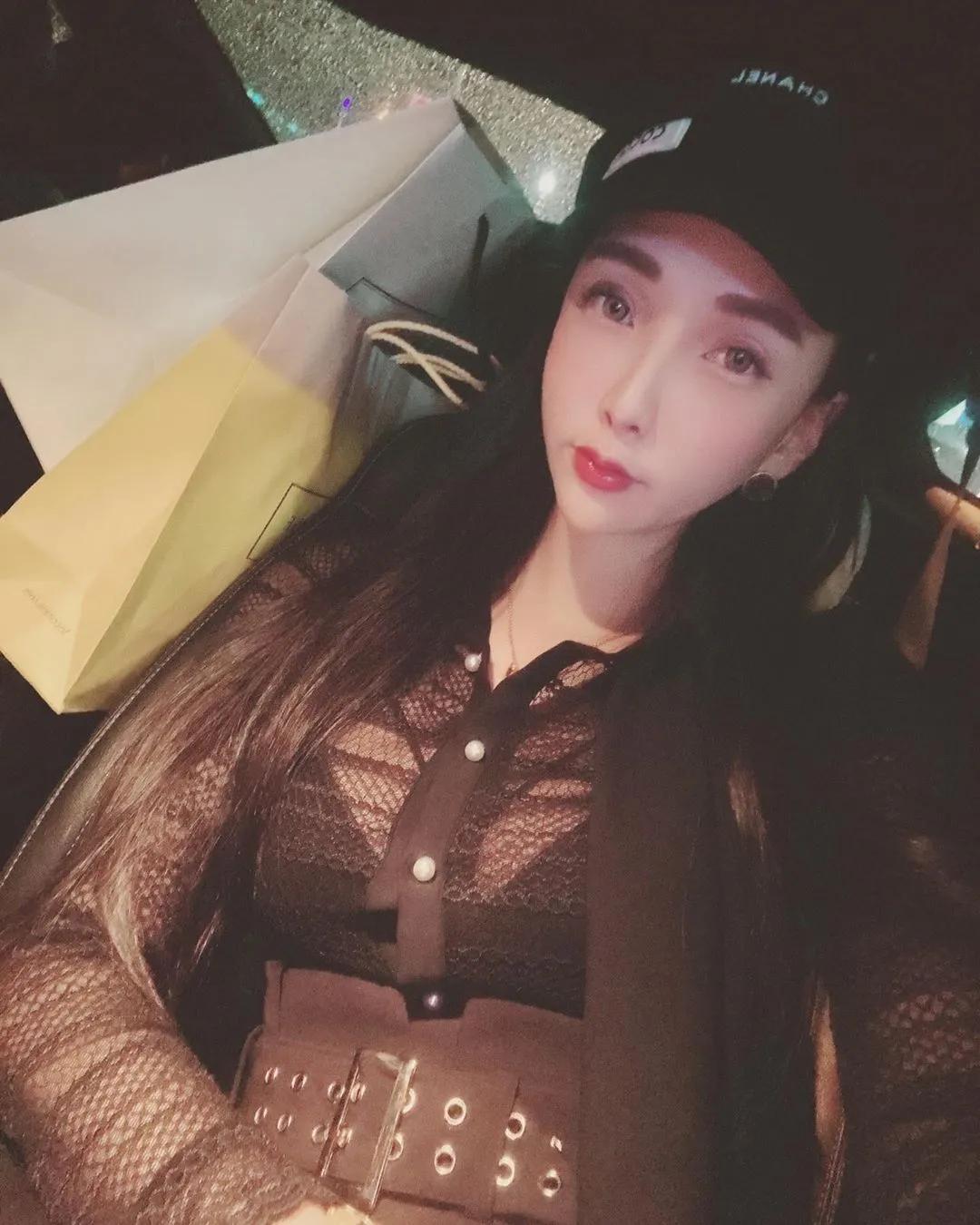 火辣女DJ CN贺静 「来势汹汹」挑战你的视觉神经(5)