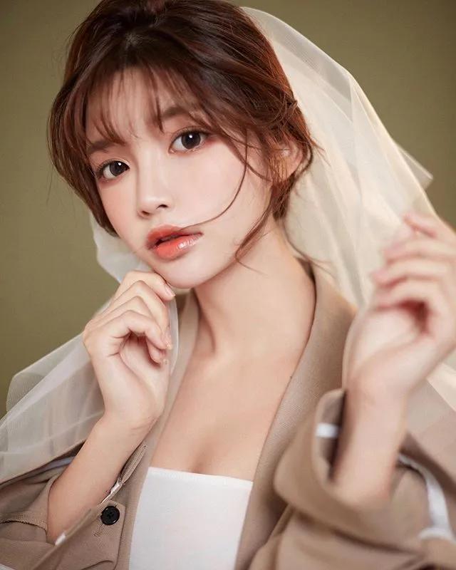 十万伏特的魅力！电眼辣模「车宥珍」美体大解放！「事业线、小蛮腰」喷性感-小湿妹图(9)