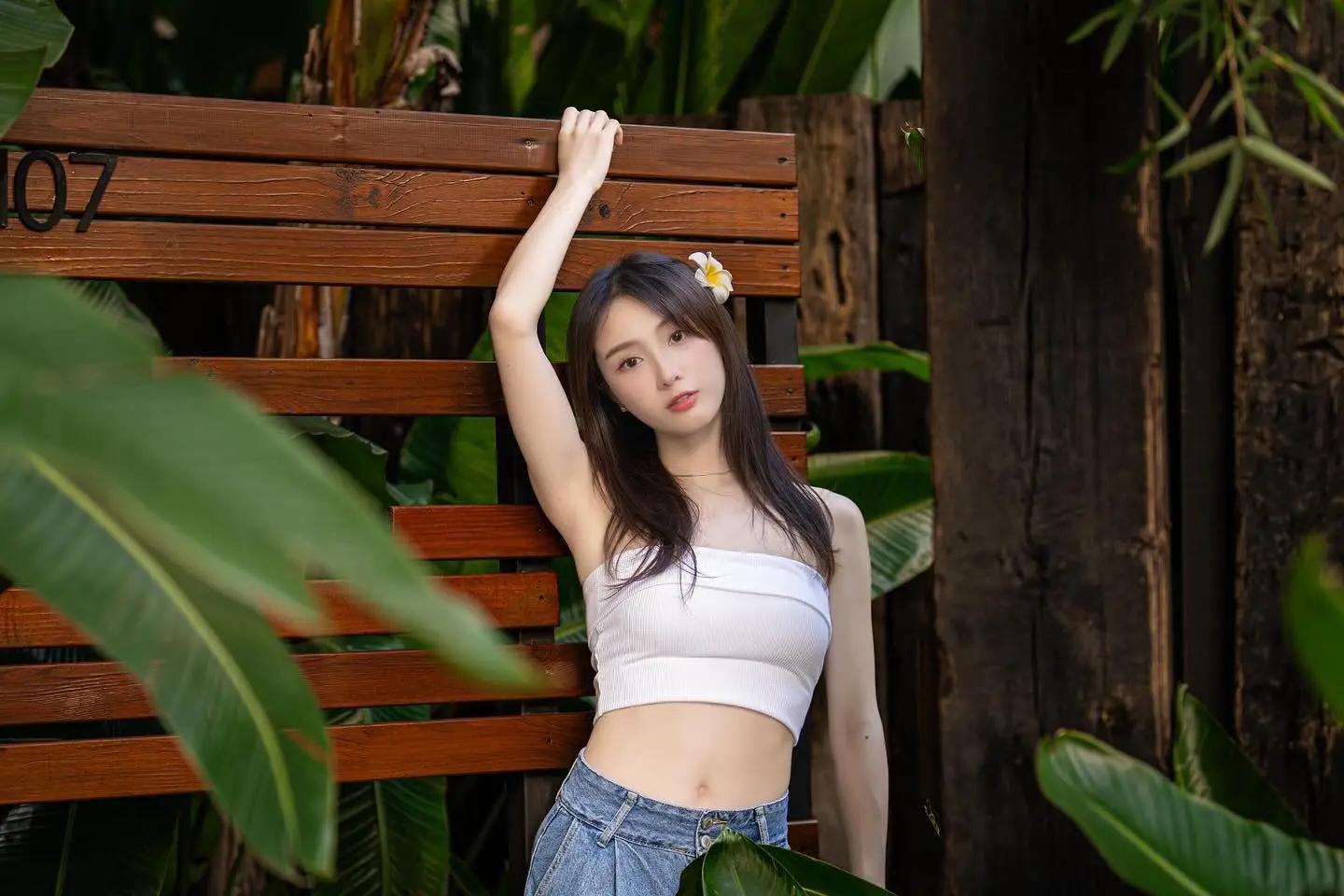 气质女神「君白」仙气十足....整个眼神散发温柔魅力(15)