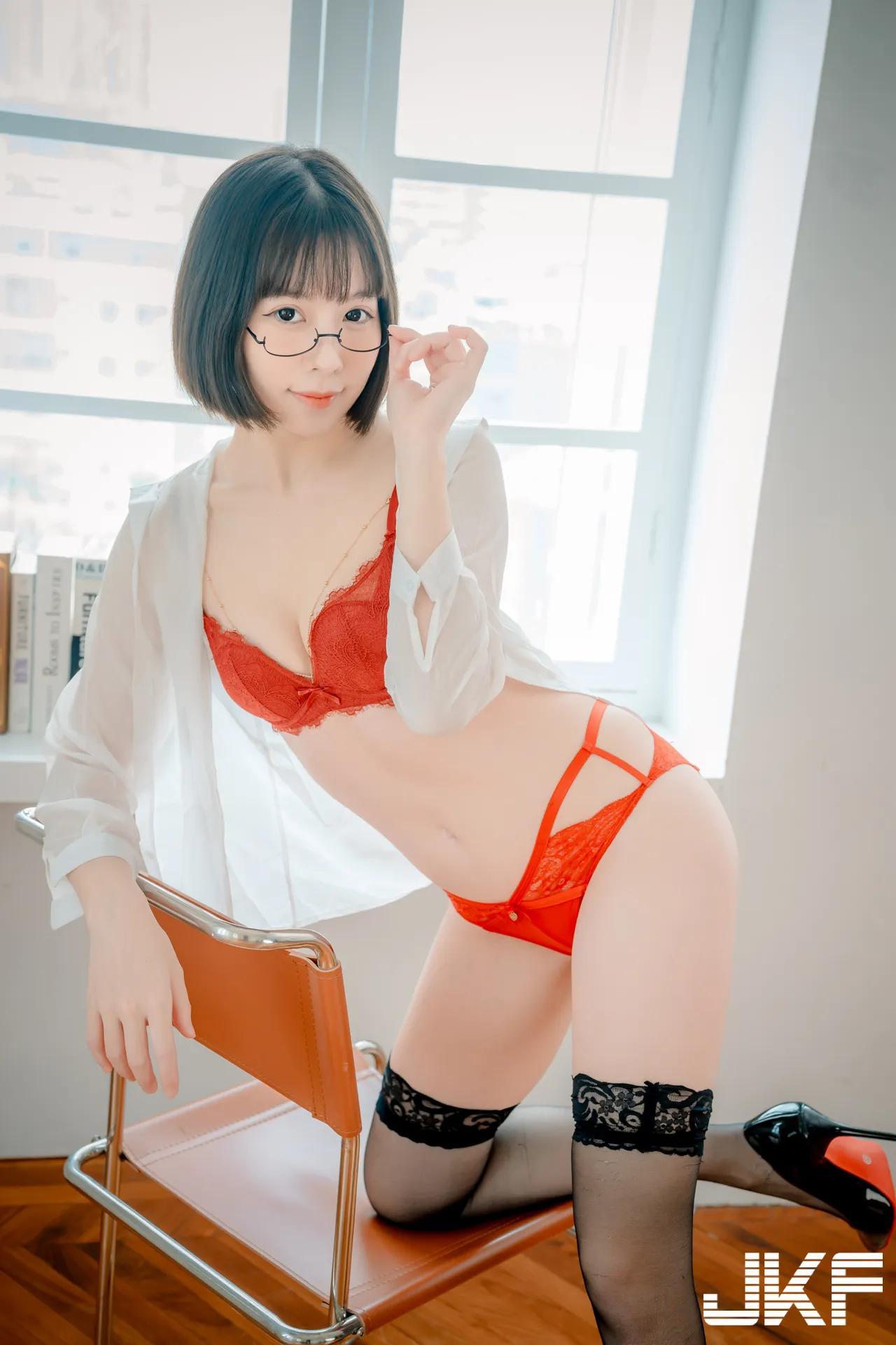 来上课啰！「芳岑老师」诱惑挑逗超让人沈迷！-小湿妹图(42)