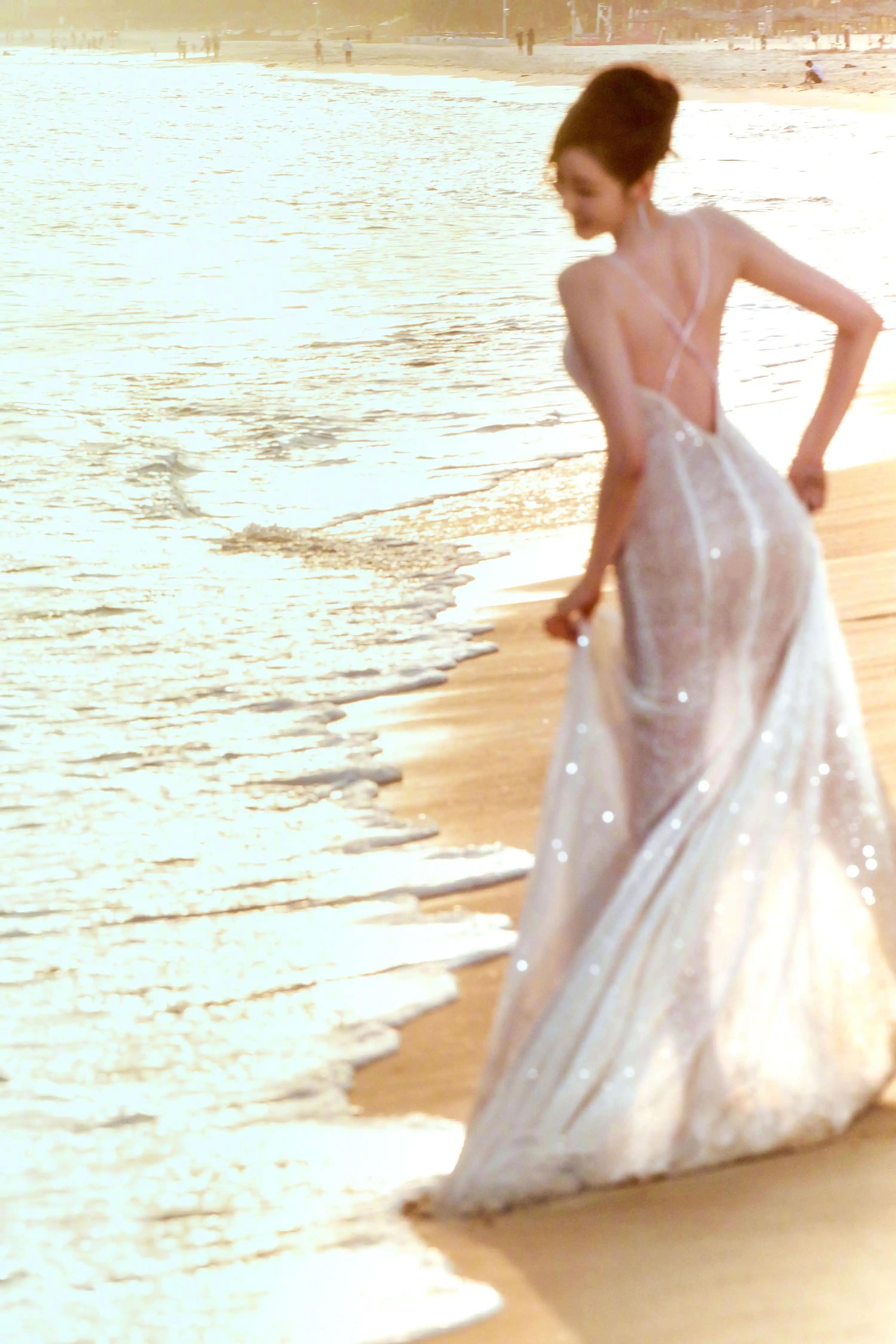 落日的海边，揉杂著温柔—张天爱[高清套图](4)