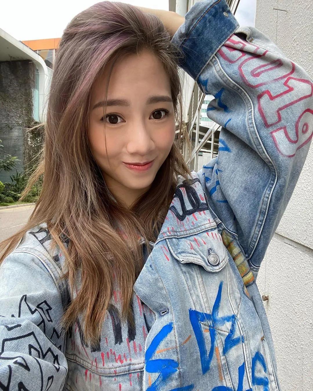 热爱大自然！健康气质姐姐「胡美贻」比基尼美乳大解放　蓝天白云都不及身材抢镜-小湿妹图(2)