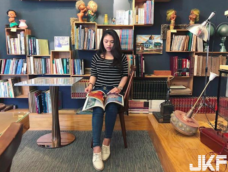 台南妹子「比基尼好狂」！浑圆饱满的「雪白肉弹」快要溢出！不愧是美食达人啊…-小湿妹图(6)