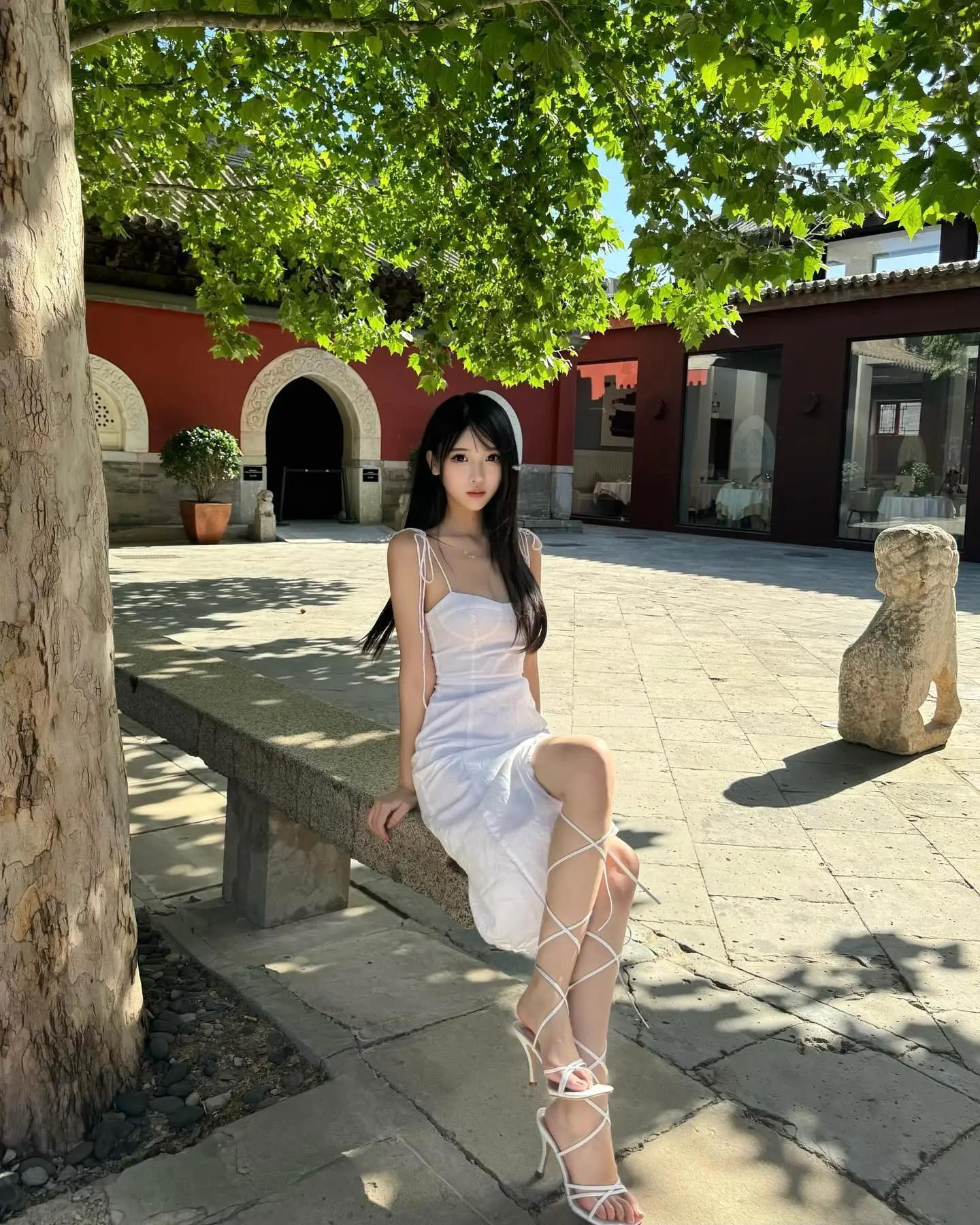 性感小恶魔「Sylvia_Zhou」散发满满气质(19)