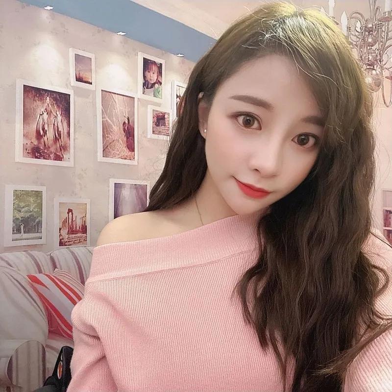 正妹鄞芽儿放手喝奶茶姣好身材超吸睛(17)