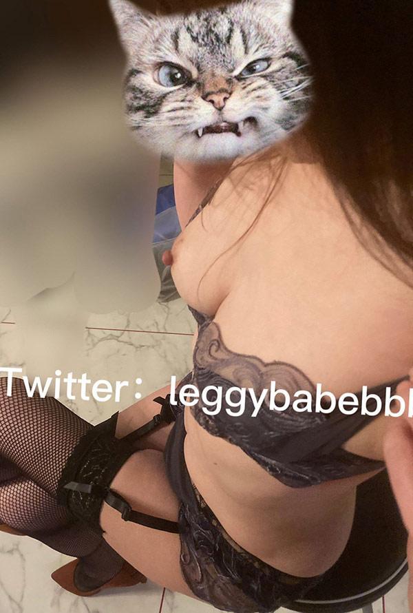 推特美女@leggy+美羊羊尺度私拍视图合集(9)