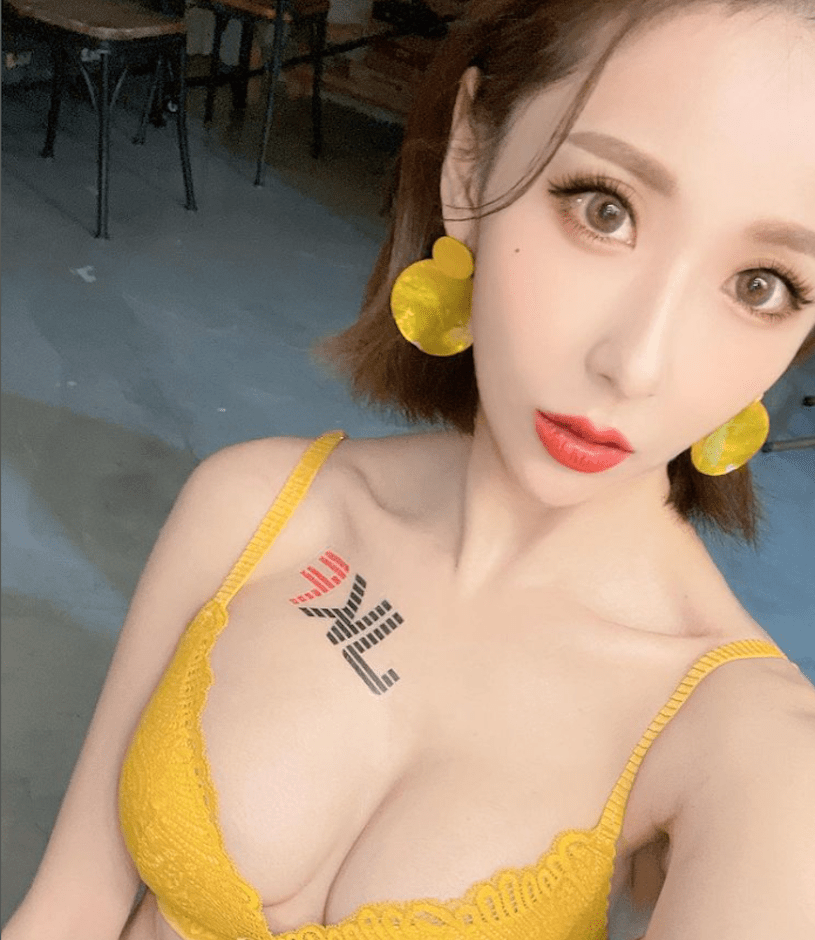 辣模「苏珊」美腿辣照超养眼，修长曲线「姿势太诱惑」！-小湿妹图(2)