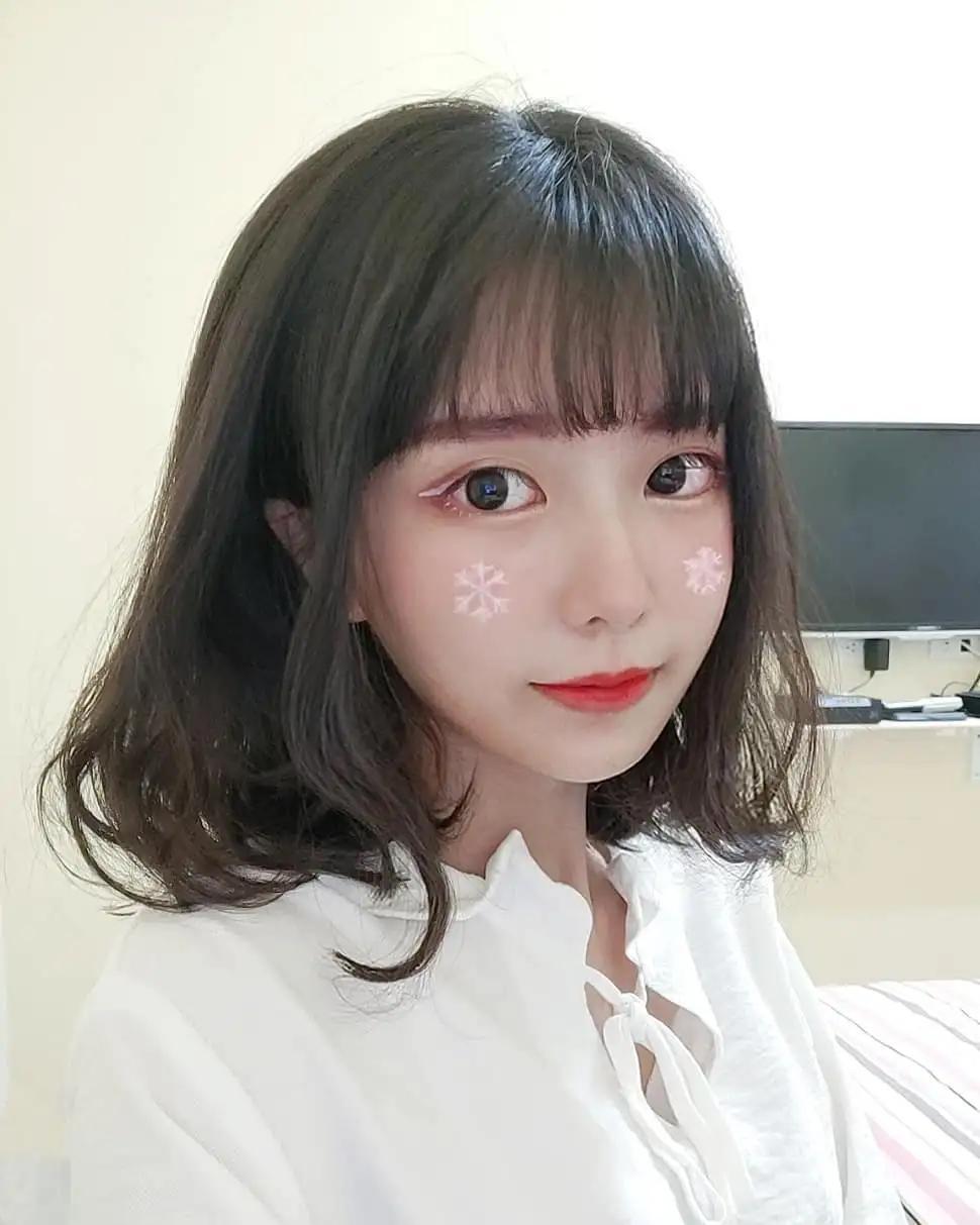 清大电机正妹「阿倪」超高颜质引网暴动　理工宅男狂赞：岂止校花，这是史花(13)