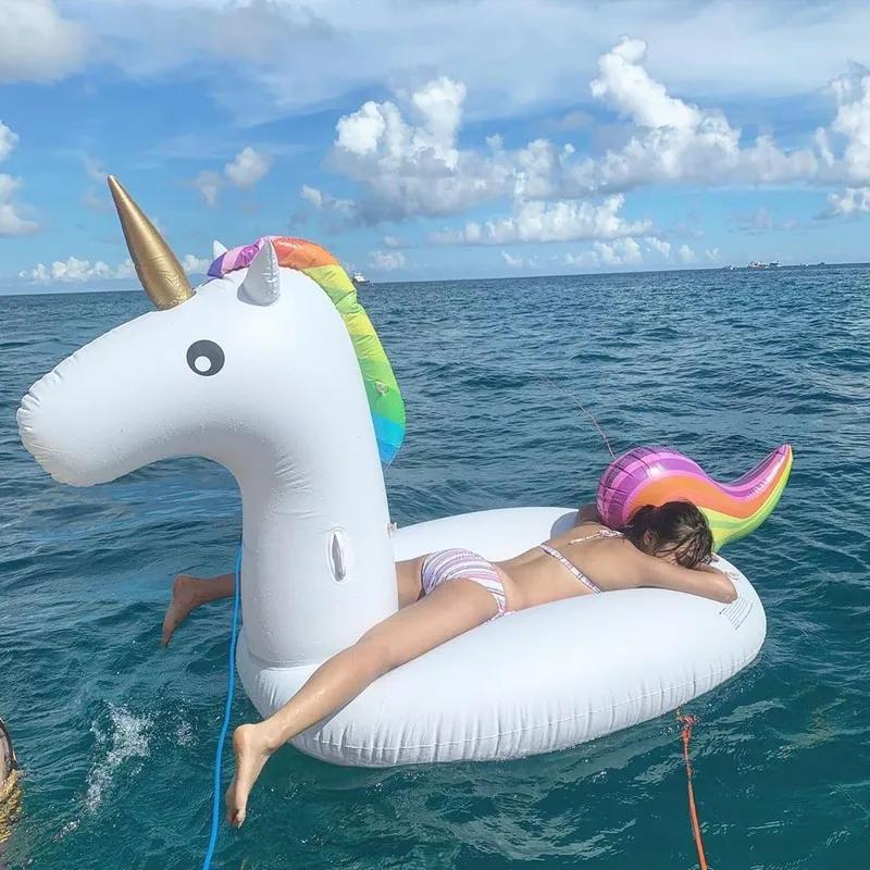 正妹宝倪穿比基尼玩沙玩到全身都是...搭配性感事业线让人很想帮他拍干净(13)