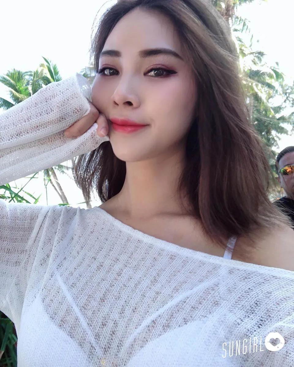 琳乔、素人正妹爱吃美食，姊妹自拍露出饱满雪乳!(18)