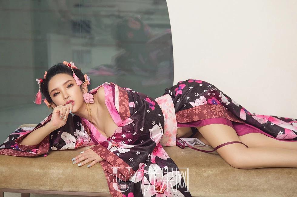 [Ugirls尤果網]U382_嫩模球球私房真空和服+黑色情趣內衣秀完美身材嫵媚誘惑寫真65P(42)