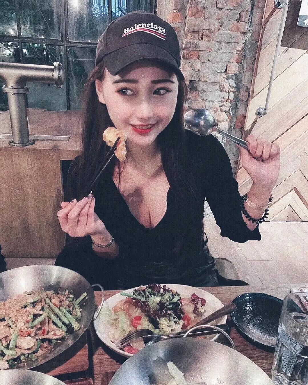 太杀惹不起！跆拳道黑带正妹「钟心亚Dora」水灵大眼五官精致，纤长美腿一踢就让人晕！(10)