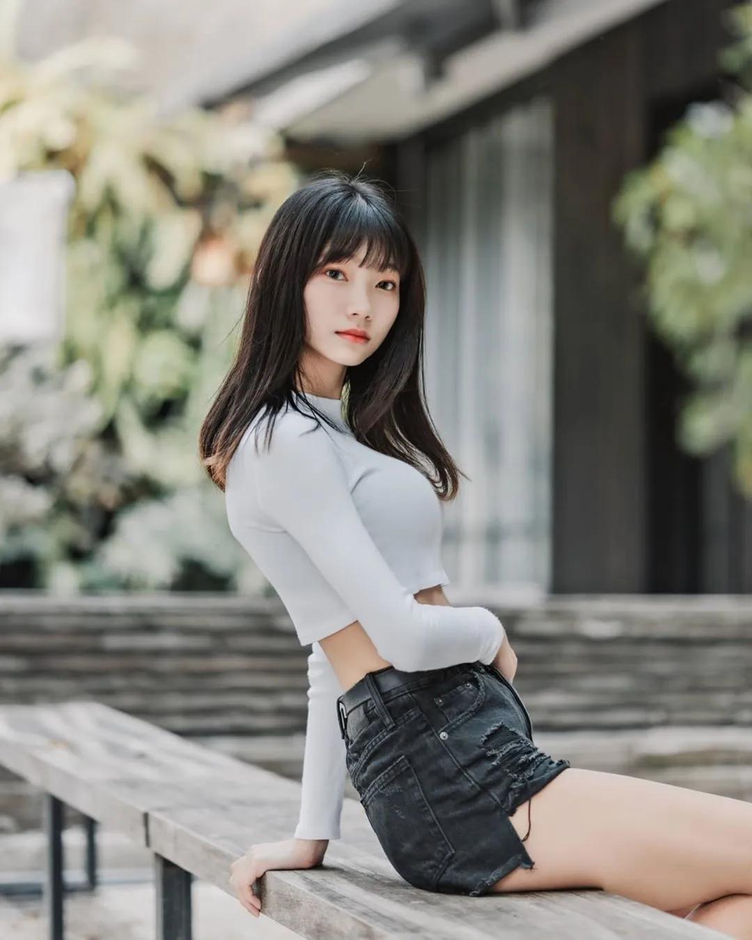 新生代潜力股！清华女大生「Ning」空灵气质回眸太经典，一早就被美女光照耀的节奏！-小湿妹图(6)