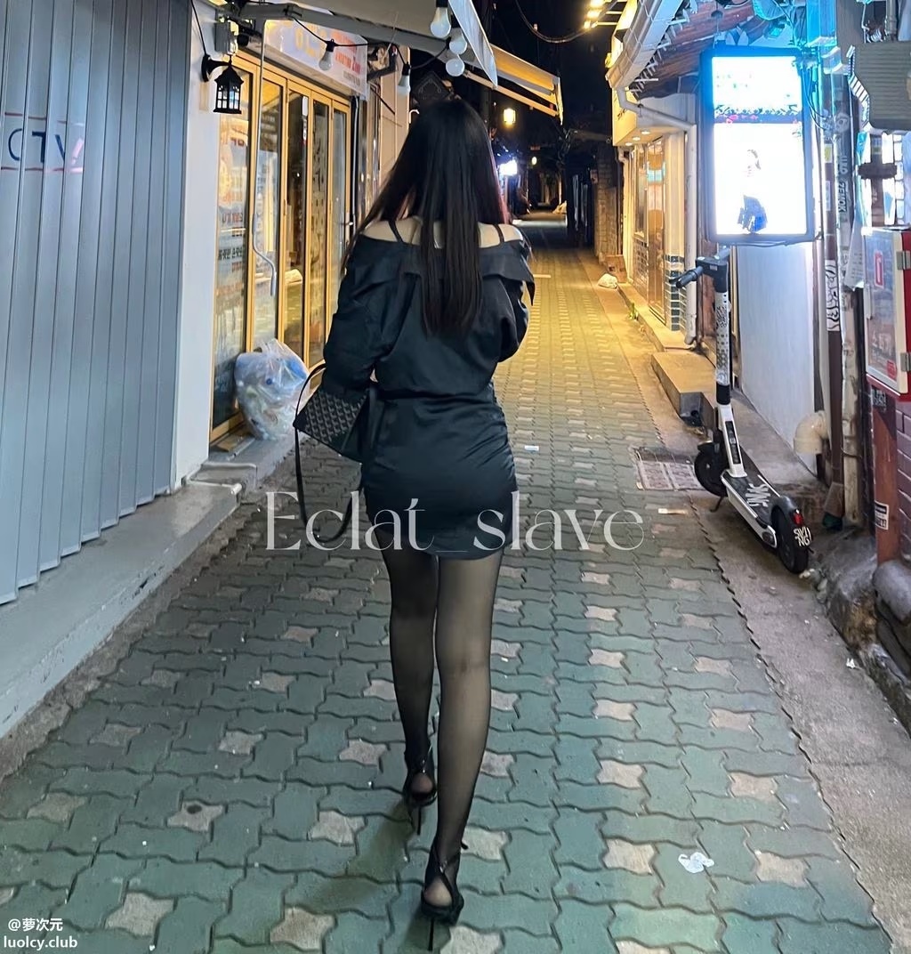 絲足御姐反差福利姬私拍合集(34)