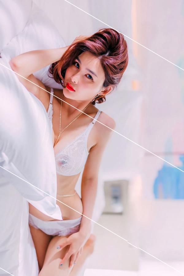 大奶女神闫盼盼18年7月写真裸心无圣光写真(32)