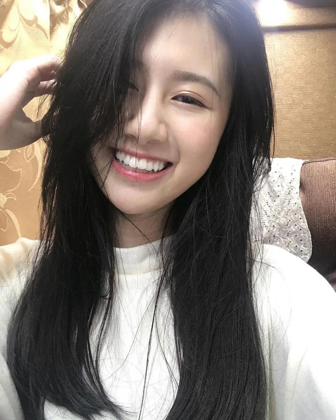 学生妹馨亚白皙甜美模样把你迷的神魂颠倒(8)