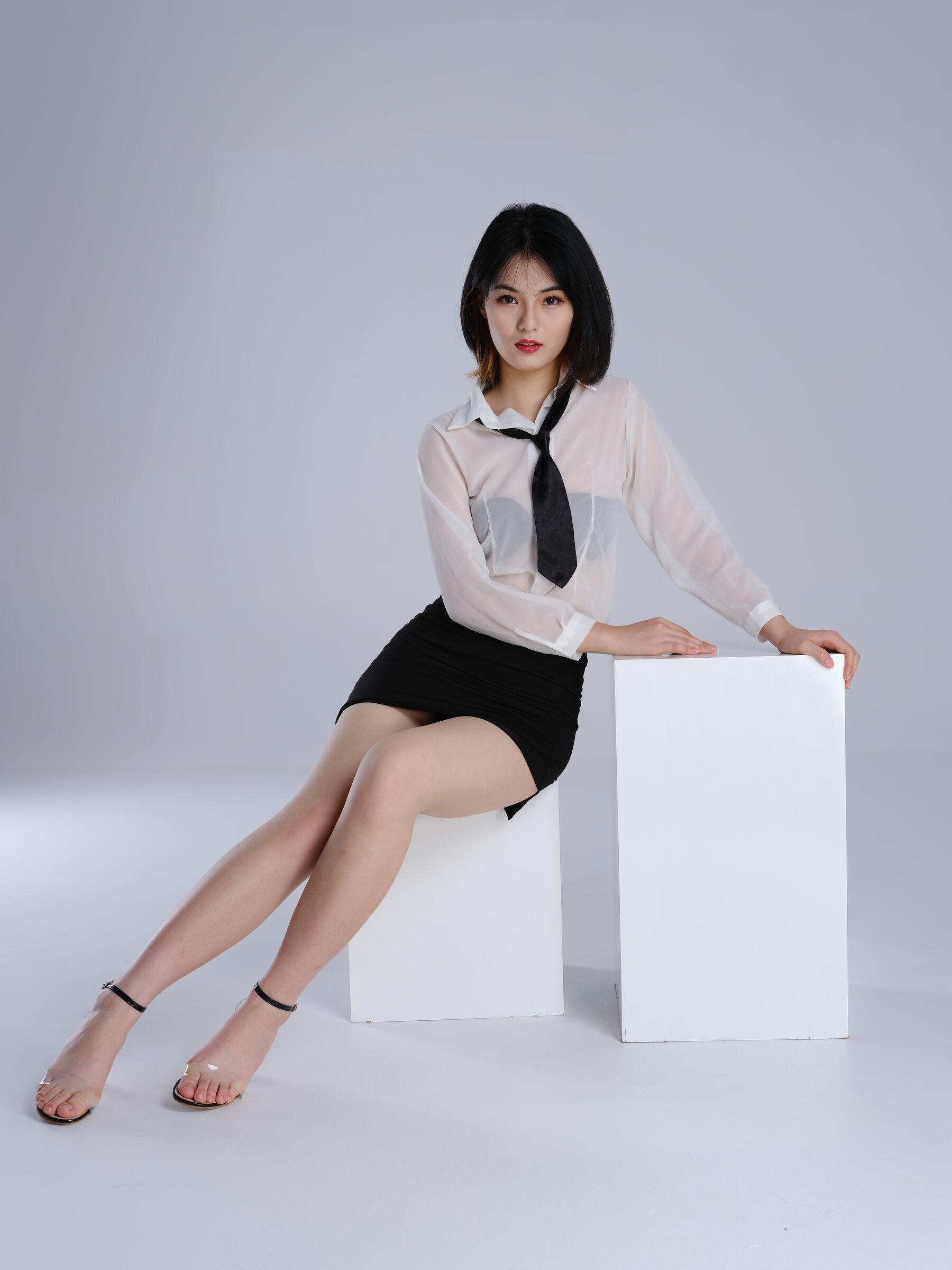 【行色】国模小玉大尺度人体私拍套图(565)