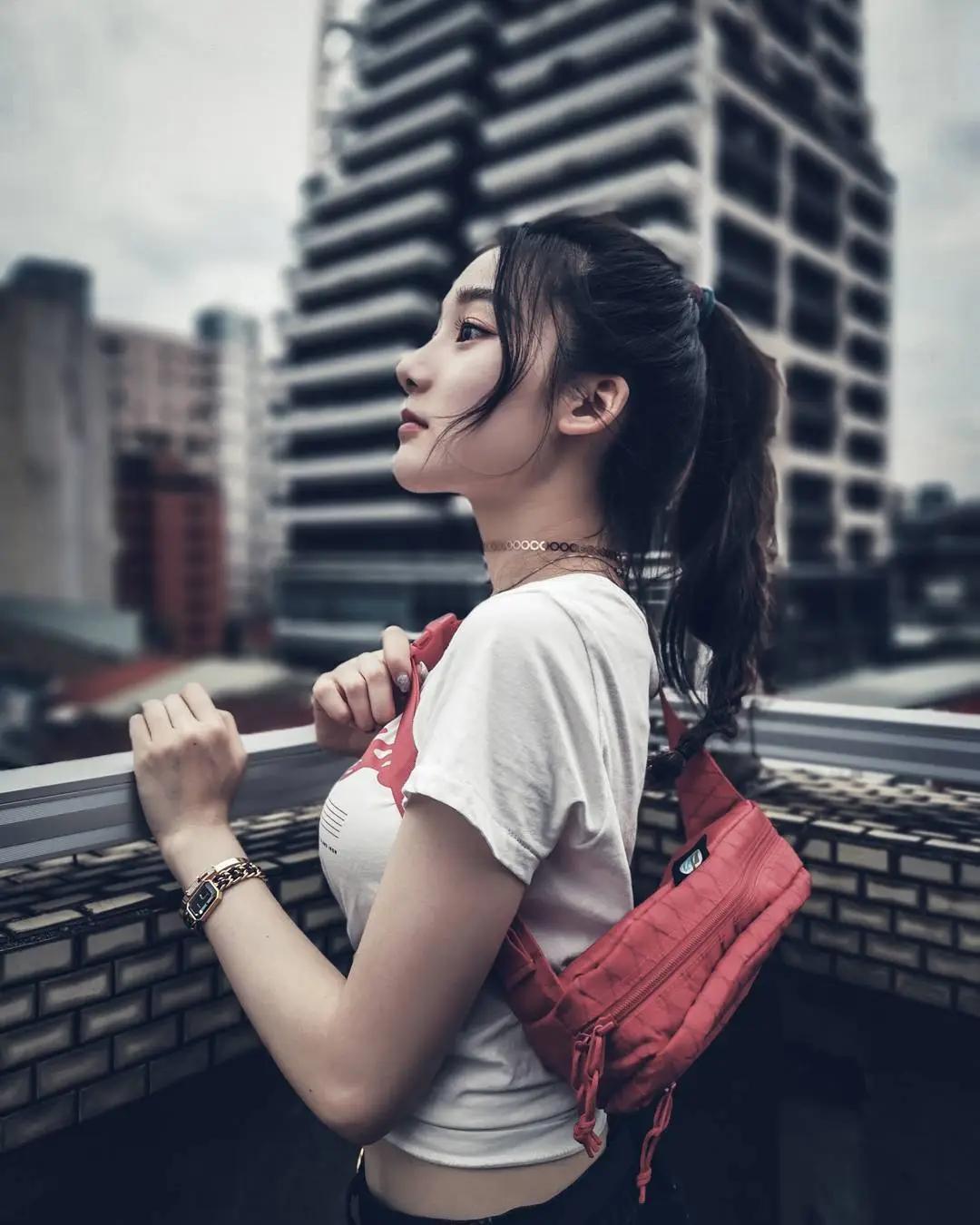 Kathy Yang 性感撩人姿势全都露出 网友：神魂颠倒(21)