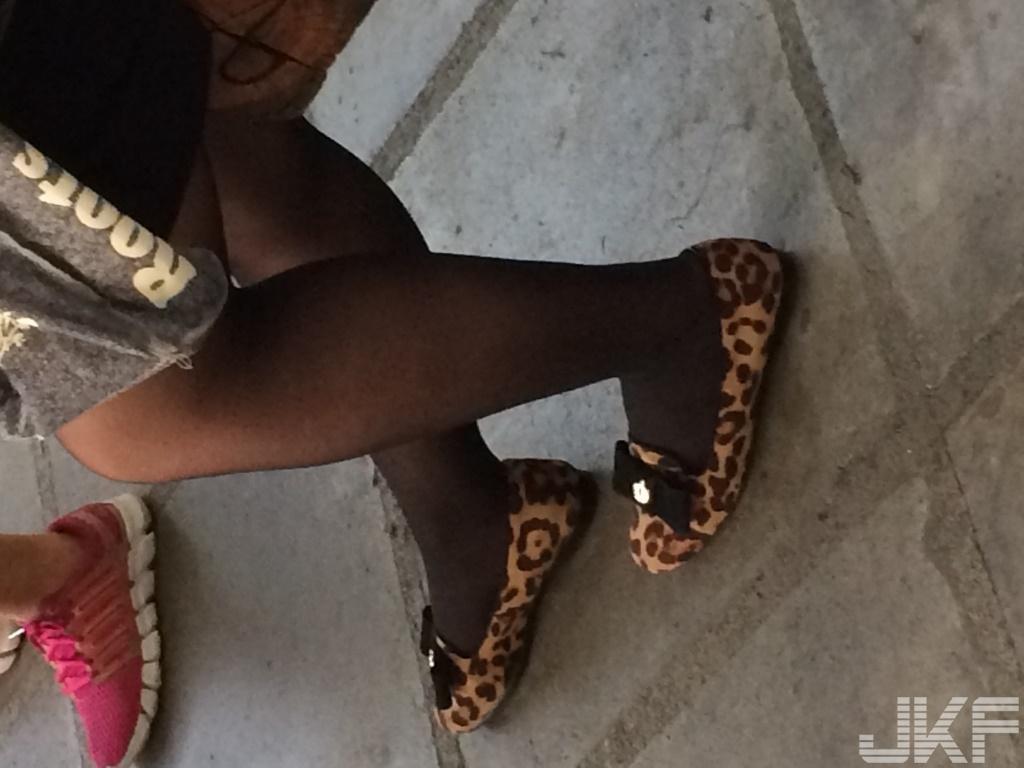 这豹纹鞋女人来头不小(26)