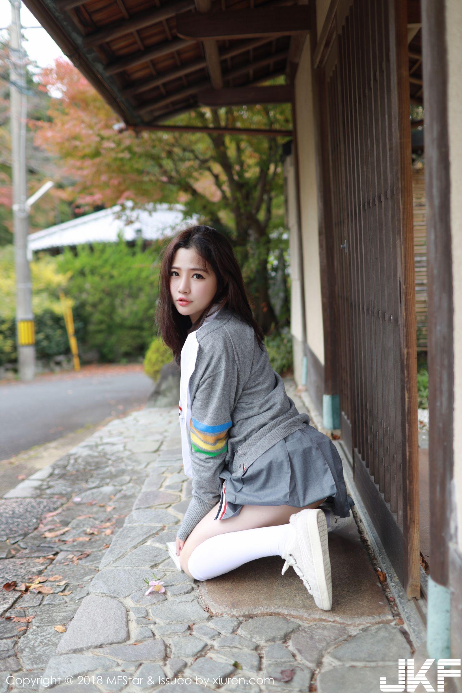 女神徐cake回归 户外学院风系列(26)