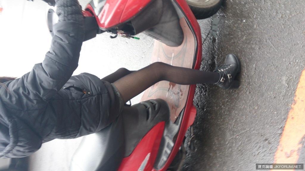 黑鸭鸭的丝丝快要消失了03